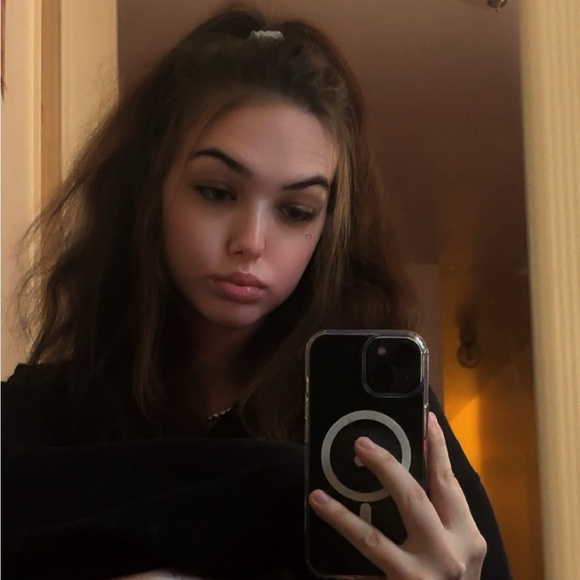 Meet your Posher, Gwendolyn - Picture 8 of 9